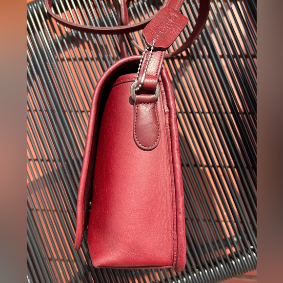 *SOLD* Vintage Coach Currant Companion 9076 Crossbody Bag Purse Rare - Picture 3 of 16